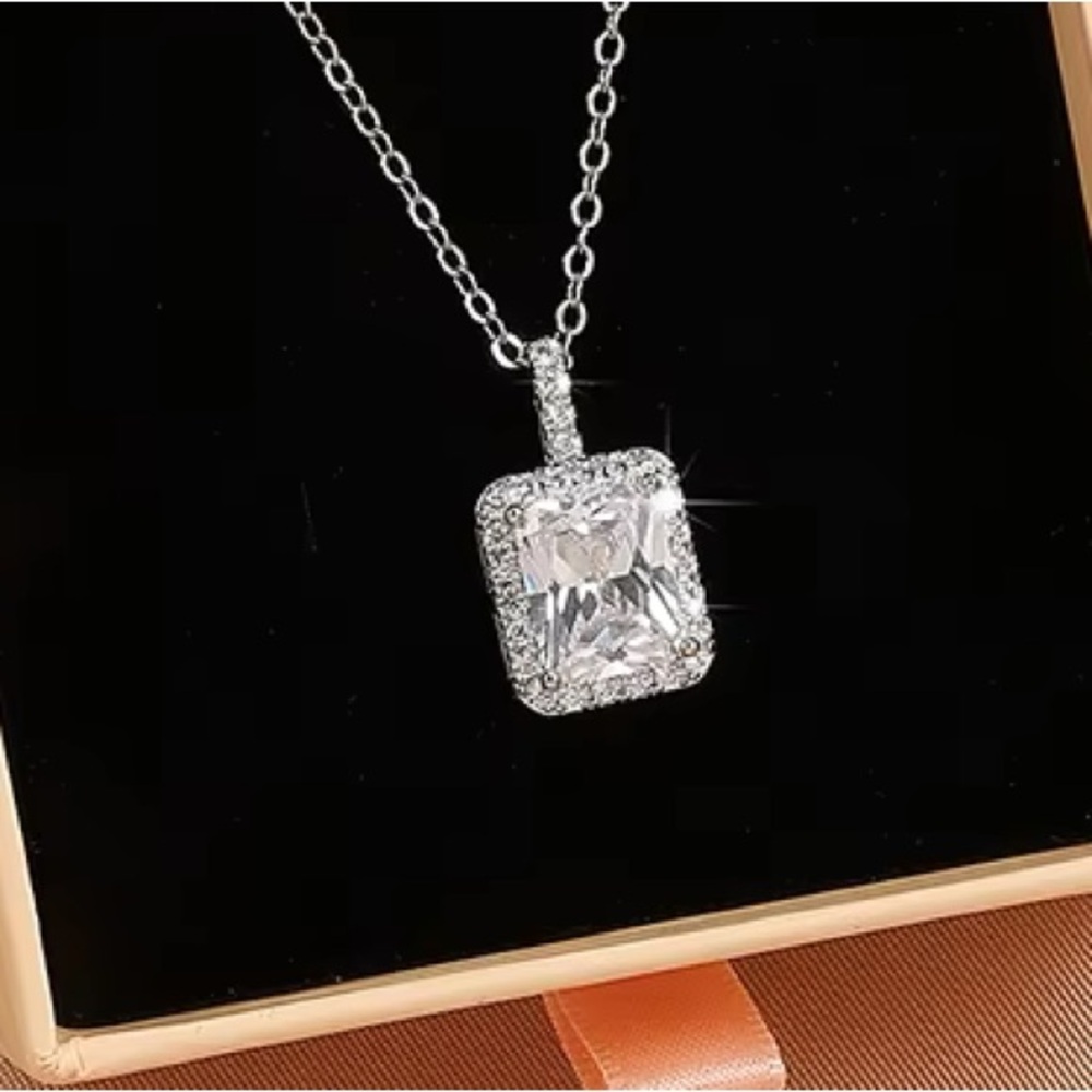 💎1.5 TWC Radiant Cut  CZ Diamond Pendant necklace💎